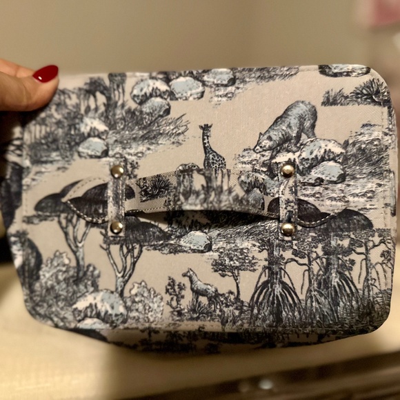 Dior Beauty Around The World Vanity Cosmetic Bag - Picture 5 of 7